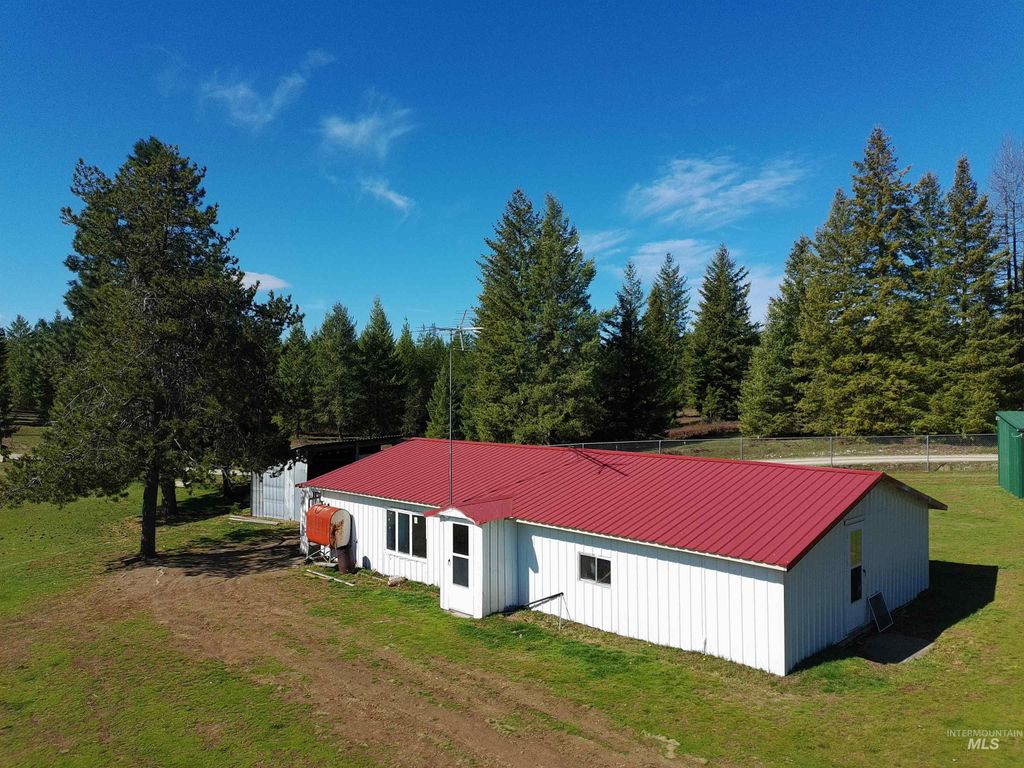 Photo of 509 Doris Ln, Oldtown, ID 83822 (MLS # 98982632)