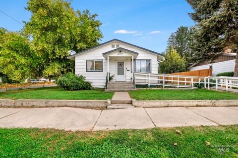 Photo of 400 7th Ave E, Jerome, ID 83338 (MLS # 98962486)