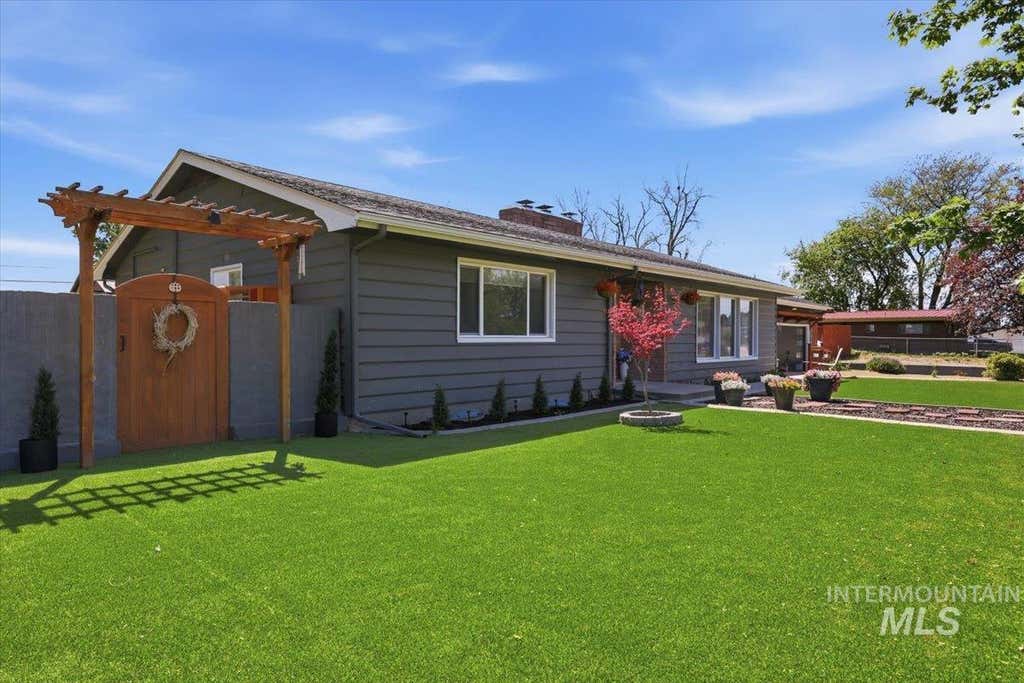 Photo of 112 Albert St, Caldwell, ID 83605 (MLS # 98996883)