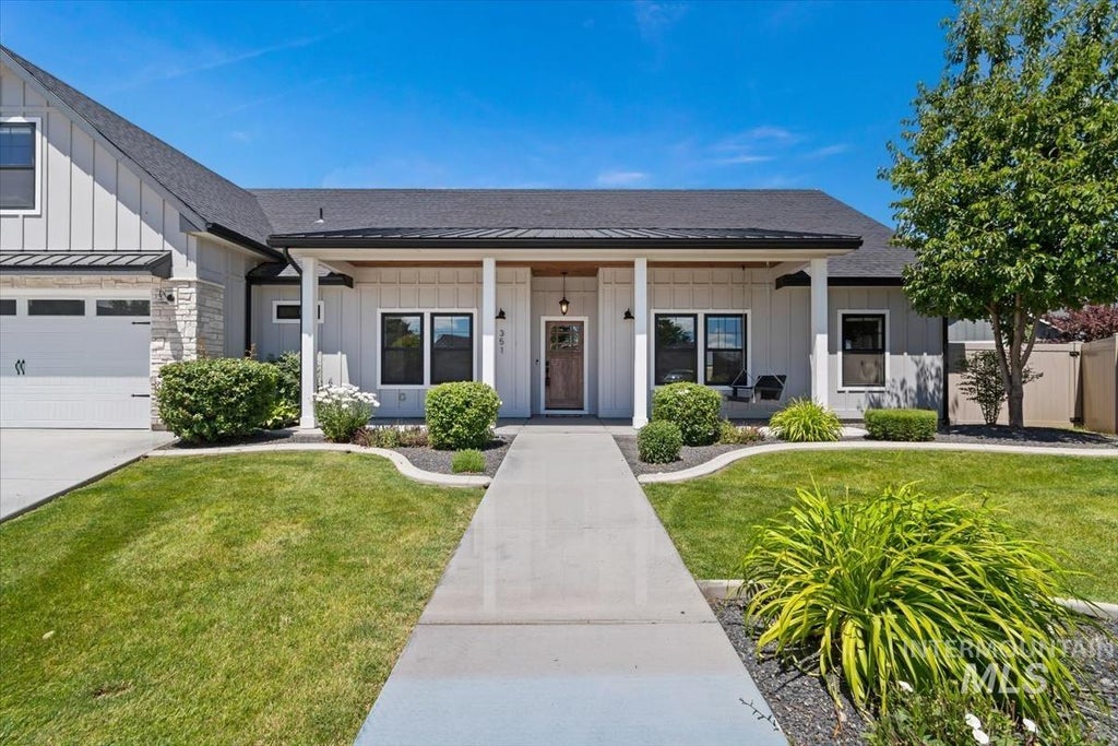 Photo of 351 Lodgepole Ct, Fruitland, ID 83619 (MLS # 98990182)