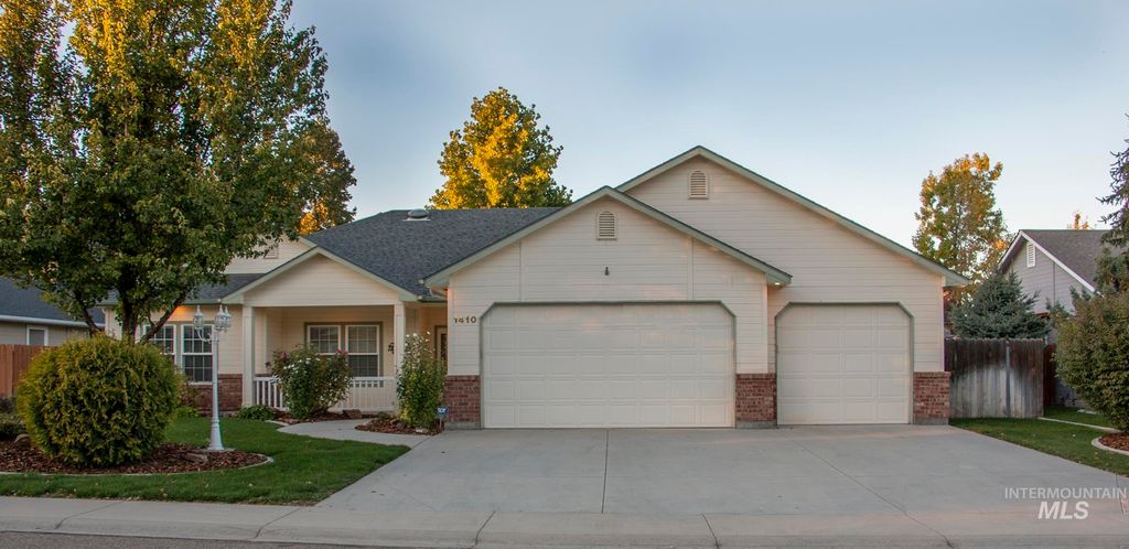 Photo of 1410 Spruce Creek Loop, Nampa, ID 83686 (MLS # 98964186)