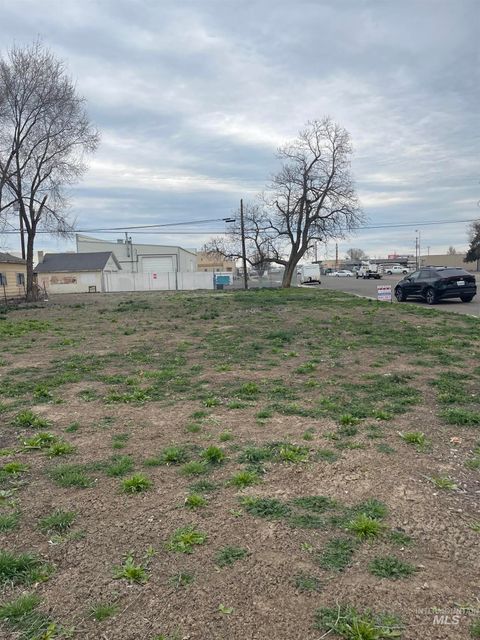 Photo of 900 NW 1st Ave, Ontario, OR 97914 (MLS # 98978334)