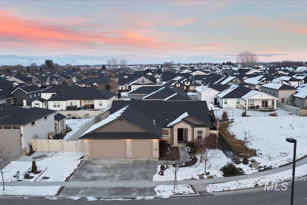 Photo of 4566 S Gabbro Way, Nampa, ID 83686 (MLS # 98973967)