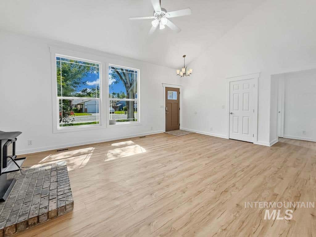 Photo of 13 N Adams St, Nampa, ID 83651 (MLS # 98993489)