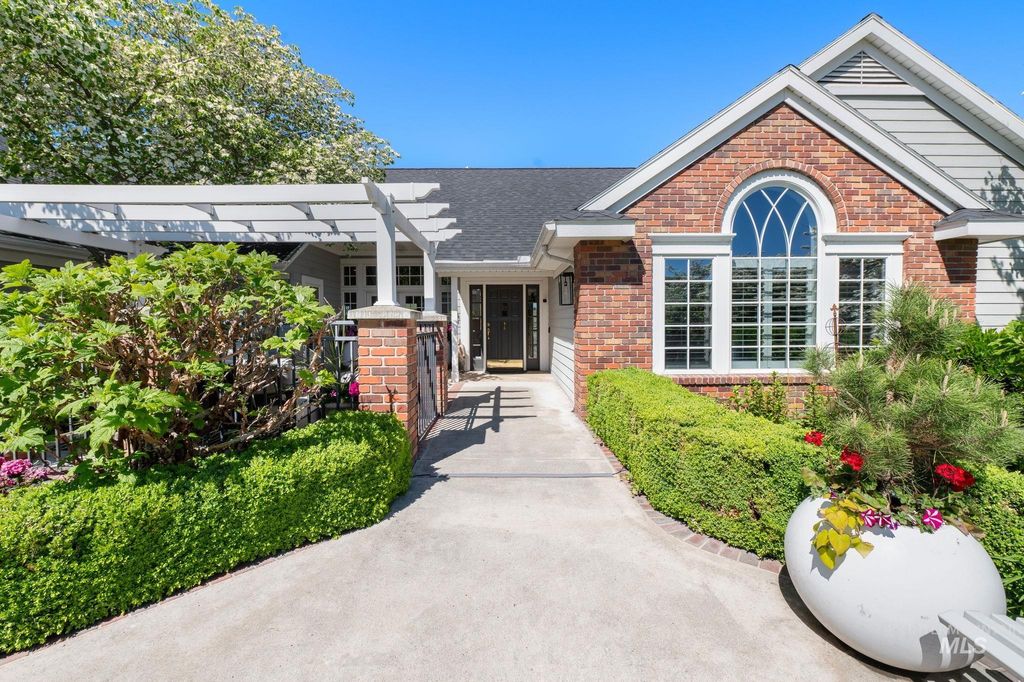 Photo of 176 Marine View Drive, Lewiston, ID 83501 (MLS # 98970383)