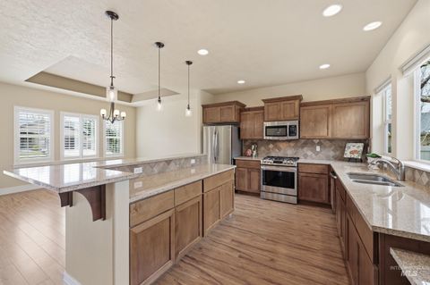 Photo of 816 E Tallinn St, Meridian, ID 83646 (MLS # 98980149)