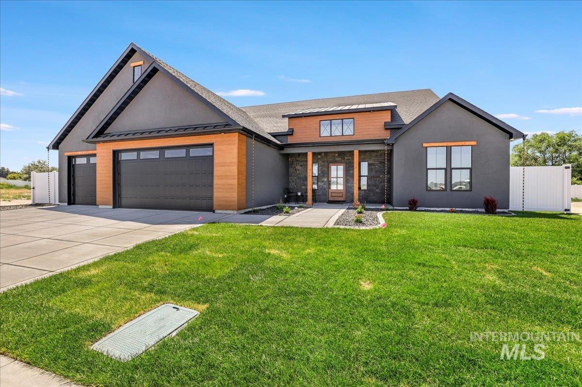 3160 Crescent Moon Rd