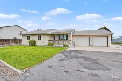 Photo of 3620 Ua Ave, Emmett, ID 83617 (MLS # 98985840)