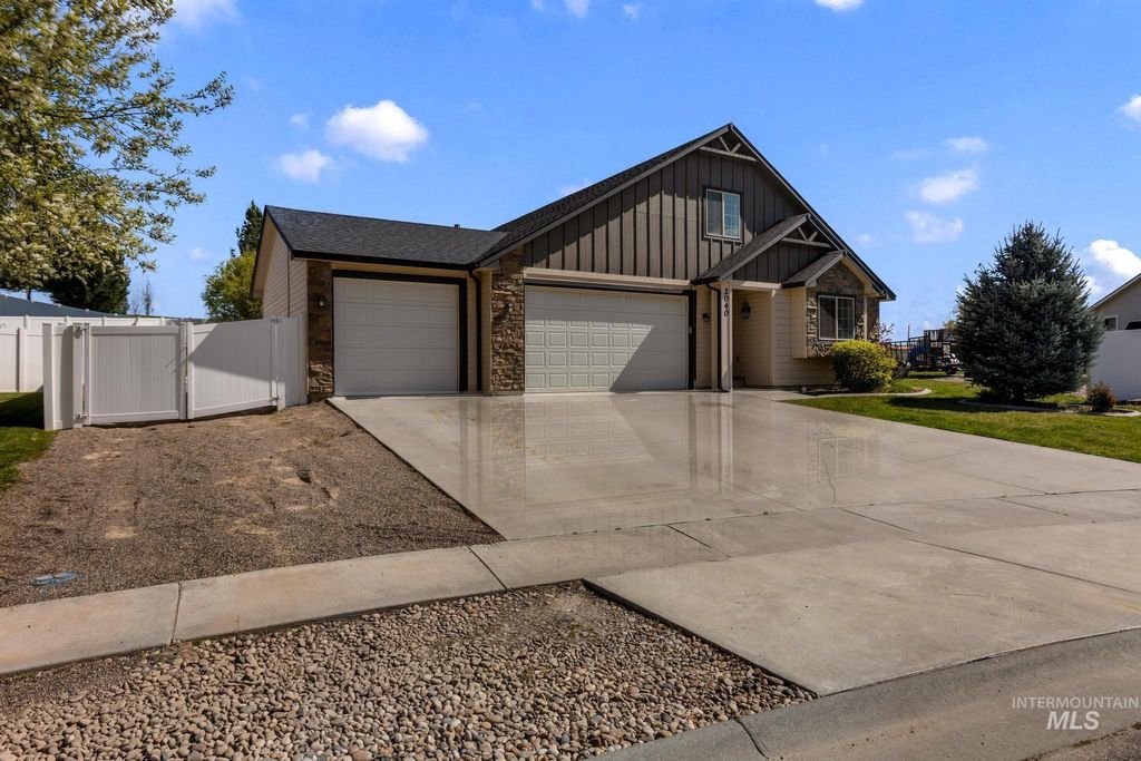 Photo of 2040 Kelly Dr, Payette, ID 83661 (MLS # 98983019)