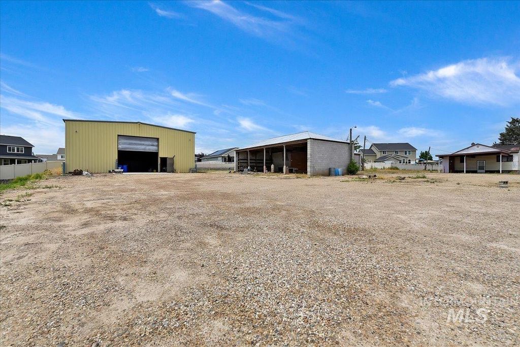 Photo of 15279 S Indiana Ave, Caldwell, ID 83607 (MLS # 98992394)