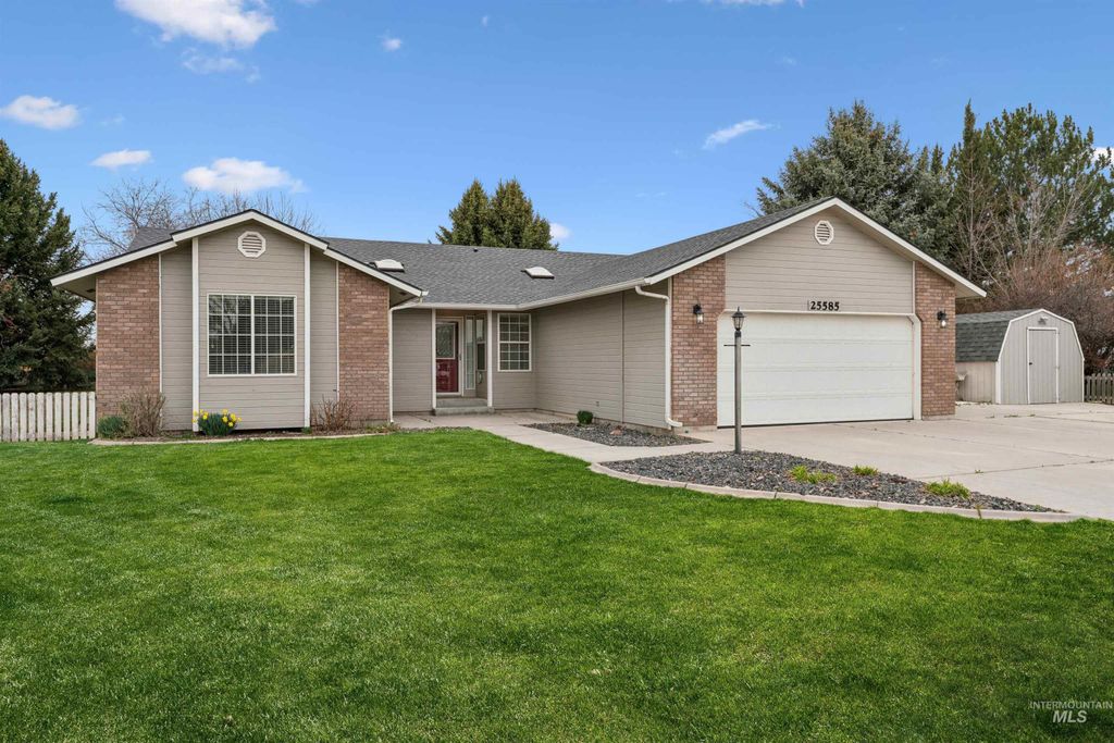 Photo of 25585 Birdie Dr, Caldwell, ID 83607 (MLS # 98979008)
