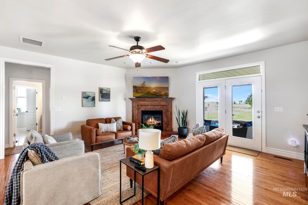 Photo of 3618 E 3920 N, Kimberly, ID 83341 (MLS # 98981679)