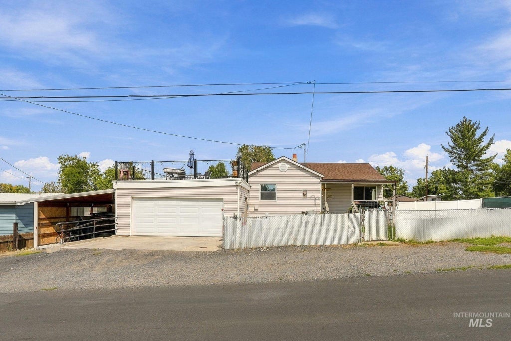 Photo of 3540 11th St, Lewiston, ID 83501 (MLS # 99001168)