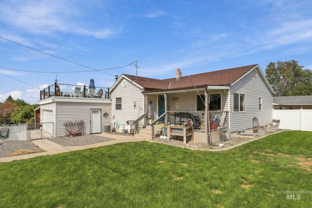 Photo of 3540 11th St, Lewiston, ID 83501 (MLS # 99001168)