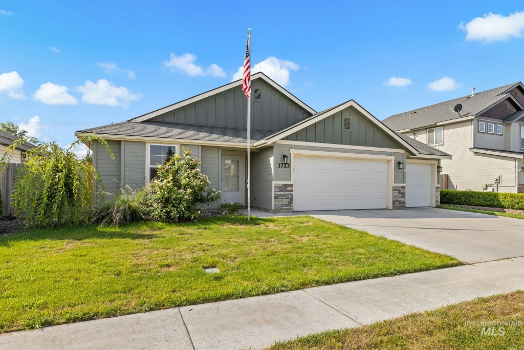 Photo of 1723 W Lava Ave, Nampa, ID 83651 (MLS # 98999064)