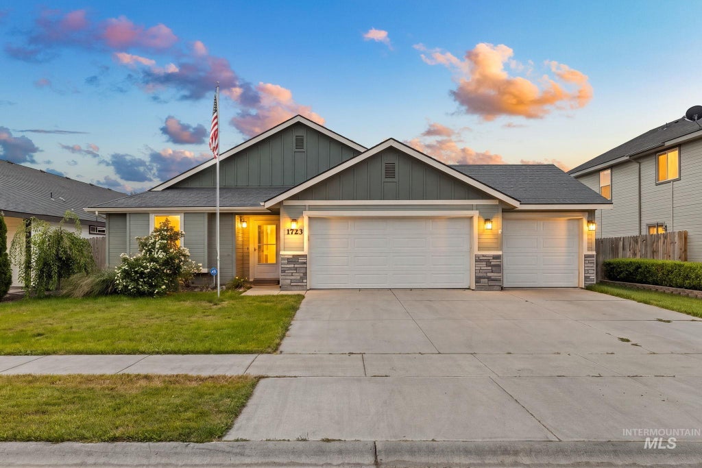 Photo of 1723 W Lava Ave, Nampa, ID 83651 (MLS # 98999064)