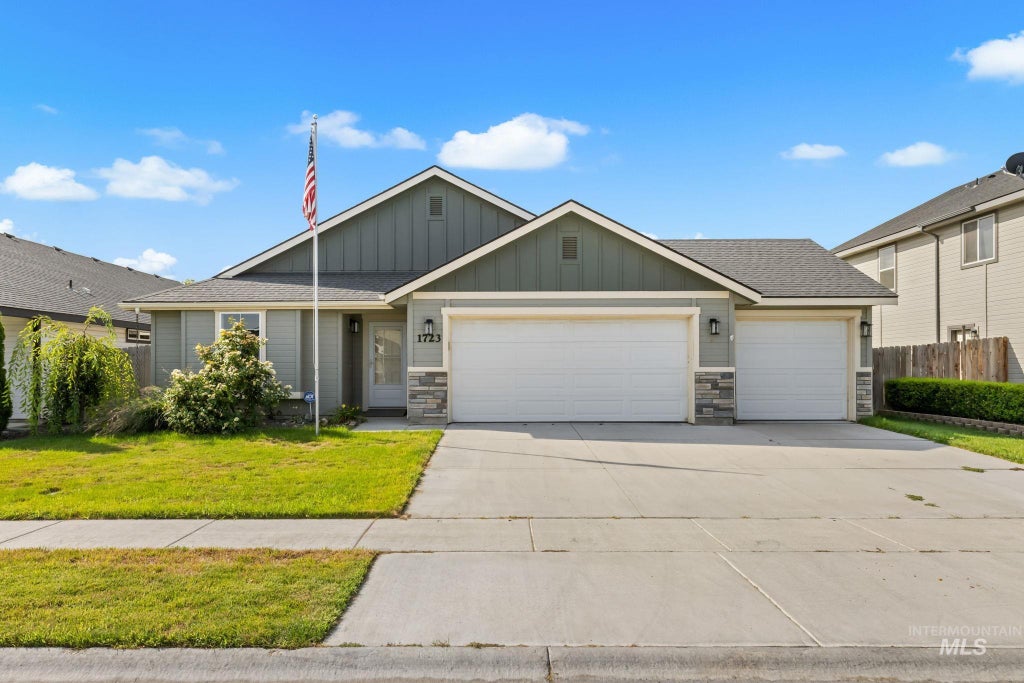 Photo of 1723 W Lava Ave, Nampa, ID 83651 (MLS # 98999064)