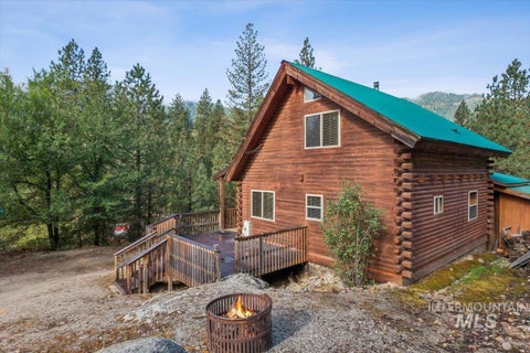 Photo of 4 Sunny Ridge Ln, Garden Valley, ID 83622 (MLS # 99000574)