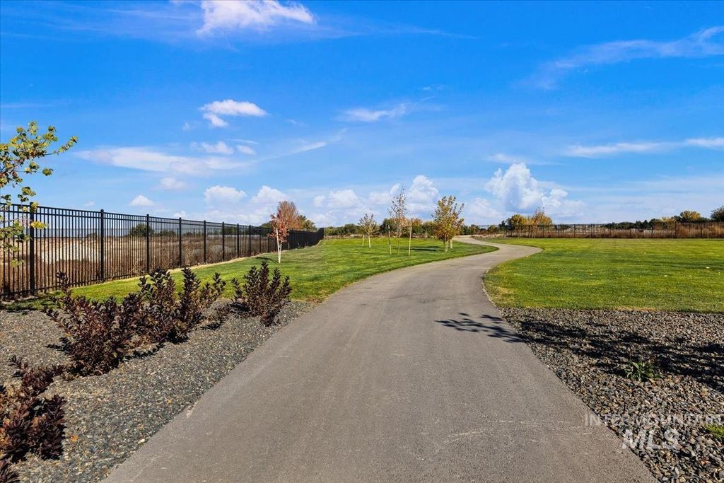 Photo of 7324 E Osprey Estates Dr, Nampa, ID 83686 (MLS # 98960726)