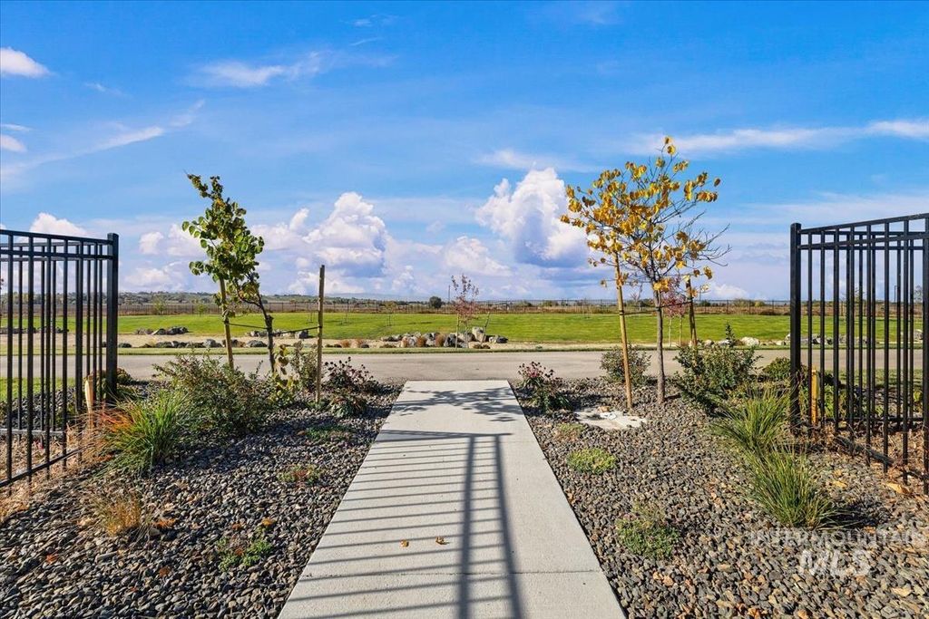 Photo of 7324 E Osprey Estates Dr, Nampa, ID 83686 (MLS # 98960726)