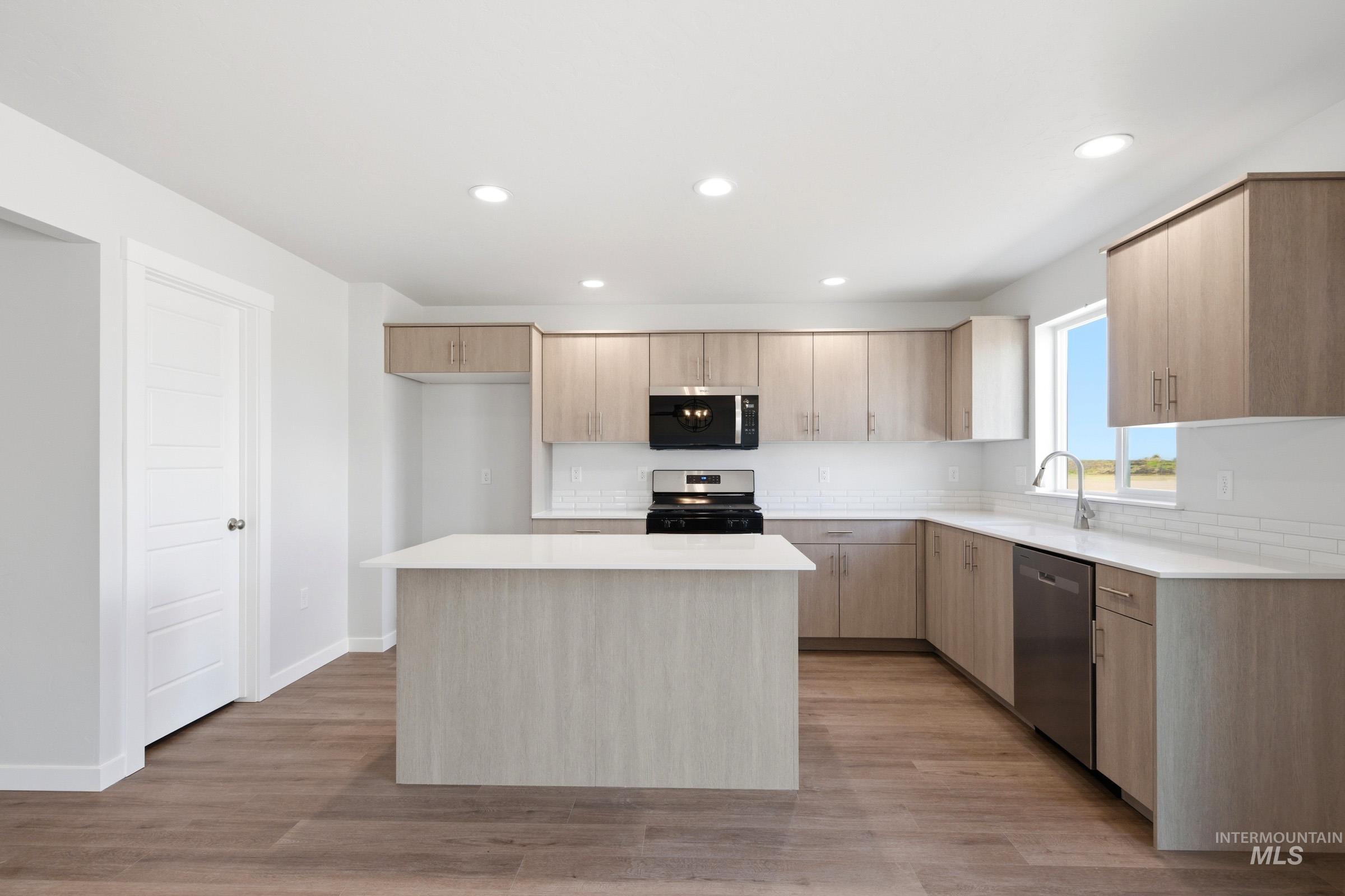 5228 E Phelps Lake Dr