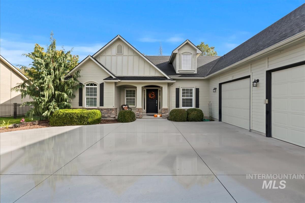 444 S Middle Creek Dr