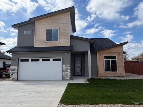 Photo of 6825 W Ustick, Boise, ID 83704 (MLS # 98945349)
