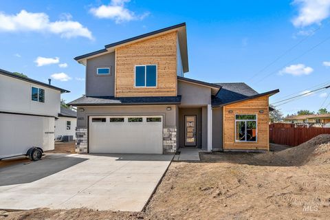 Photo of 6825 W Ustick, Boise, ID 83704 (MLS # 98945349)