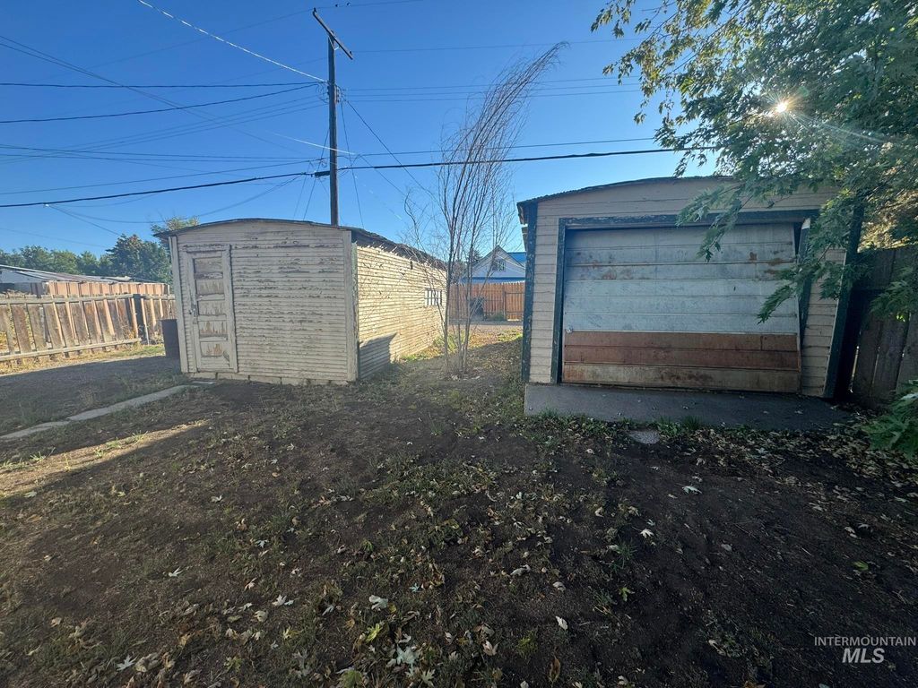 Photo of 518 Montana Street, Gooding, ID 83330 (MLS # 98964031)