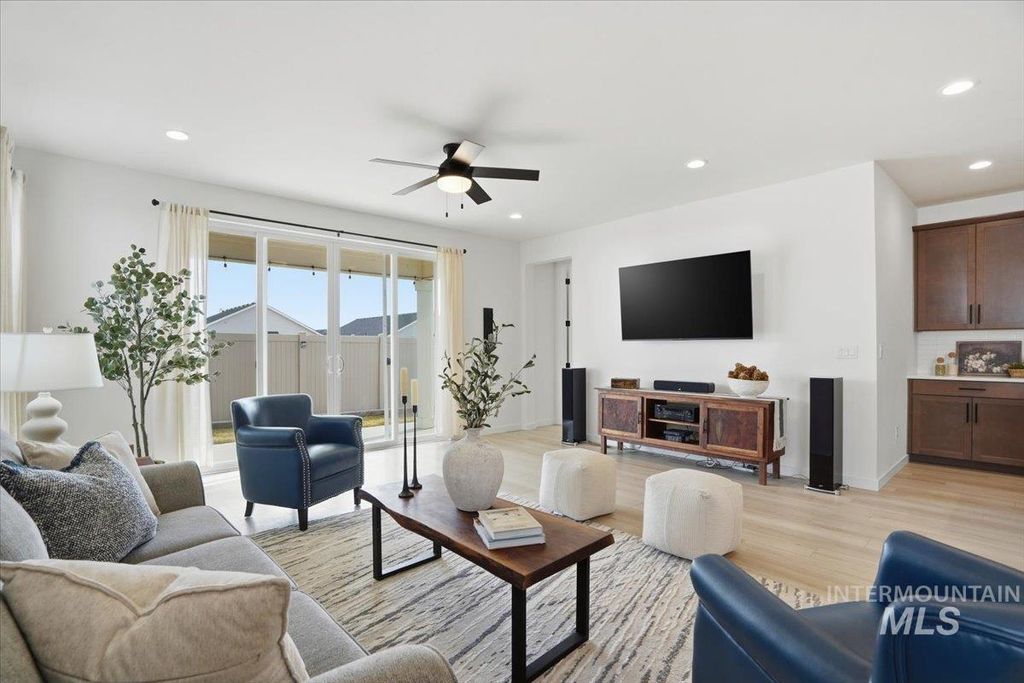 Photo of 18466 N Geranium Way, Nampa, ID 83687 (MLS # 98974504)