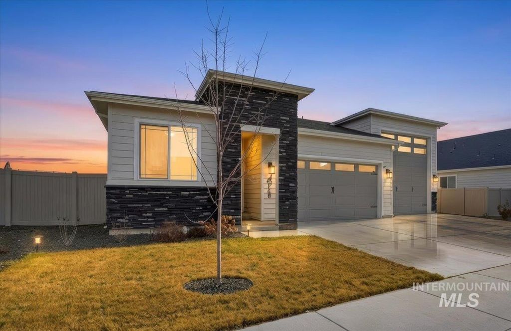 Photo of 18466 N Geranium Way, Nampa, ID 83687 (MLS # 98974504)