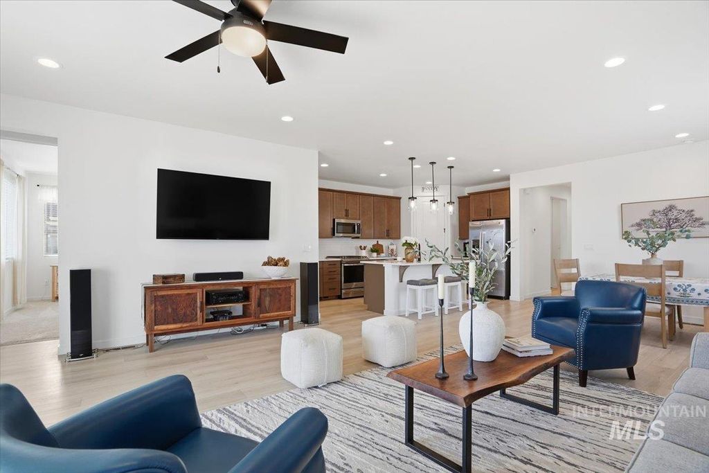 Photo of 18466 N Geranium Way, Nampa, ID 83687 (MLS # 98974504)