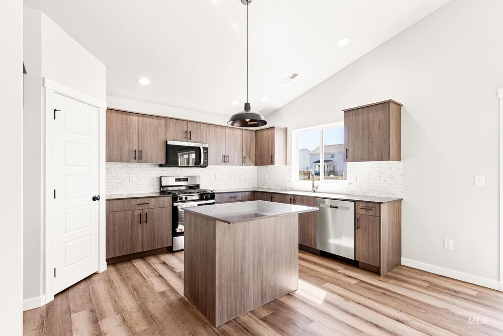 Photo of 6771 W Redwood Creek Dr, Meridian, ID 83646 (MLS # 98979331)