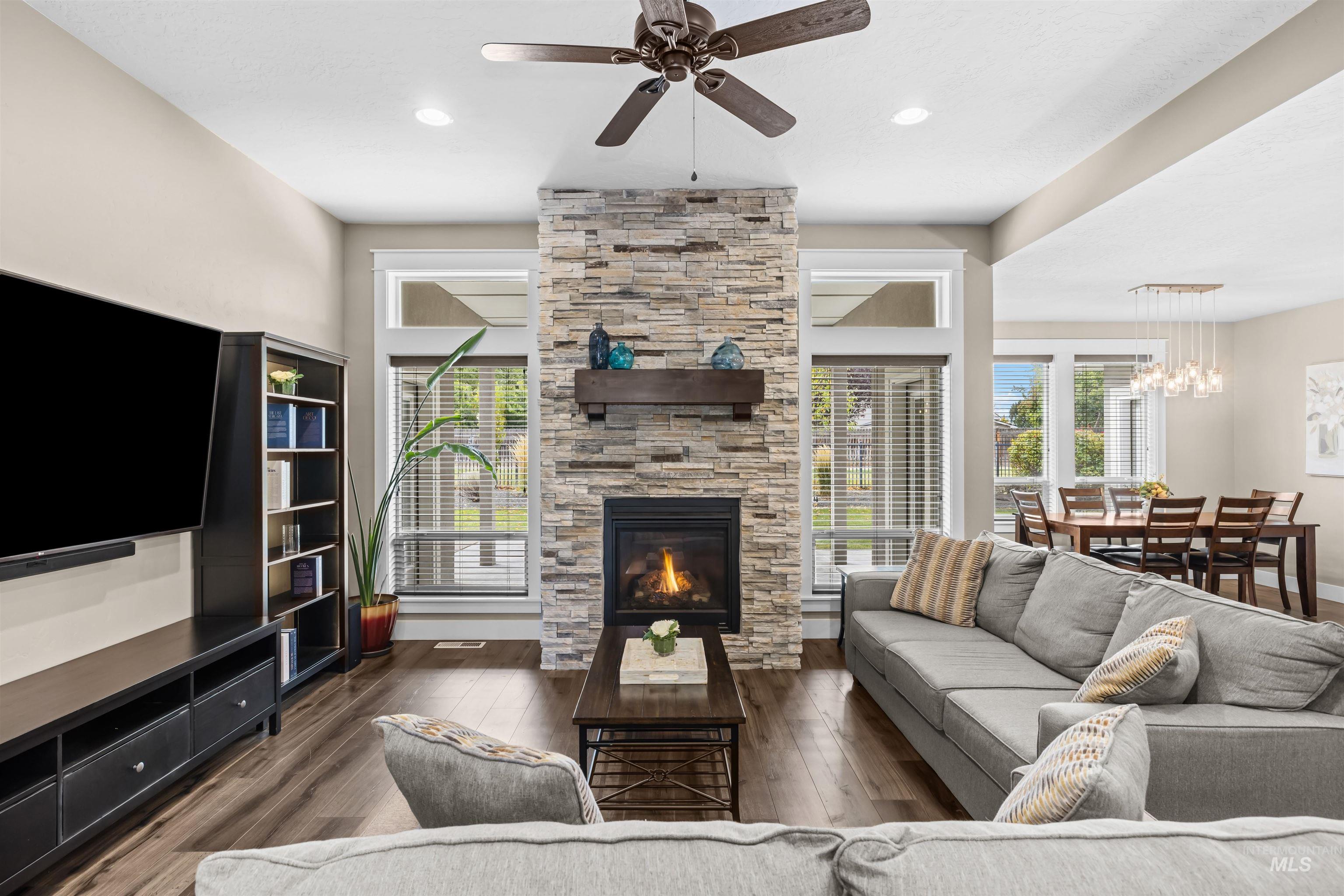 1085 W Tanzanite Drive