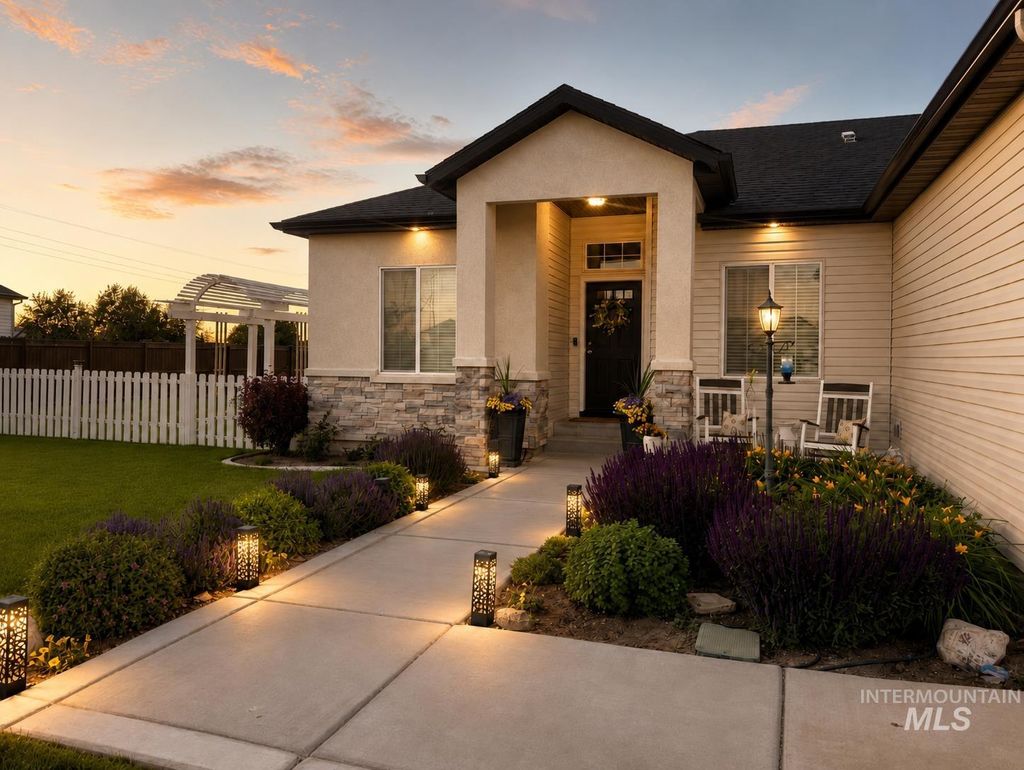 Photo of 416 Elli Lane, Heyburn, ID 83336 (MLS # 98989502)