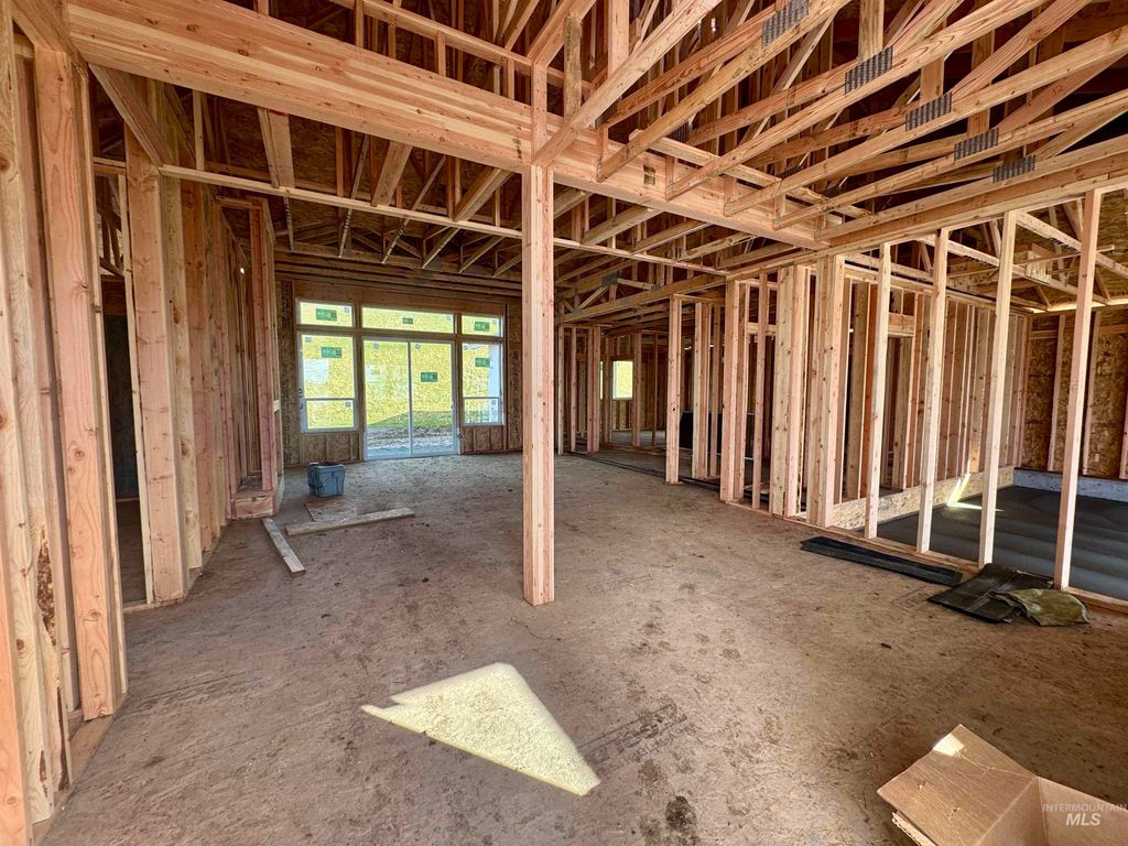 Photo of 400 Ryan Ln, Moscow, ID 83843 (MLS # 98977021)