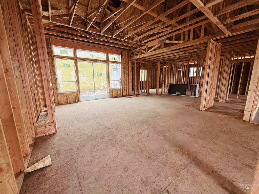 Photo of 400 Ryan Ln, Moscow, ID 83843 (MLS # 98977021)