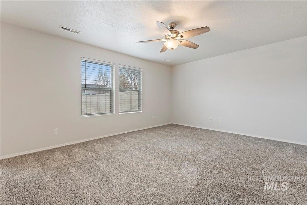 Photo of 978 W Woodpine St, Meridian, ID 83646 (MLS # 98975727)