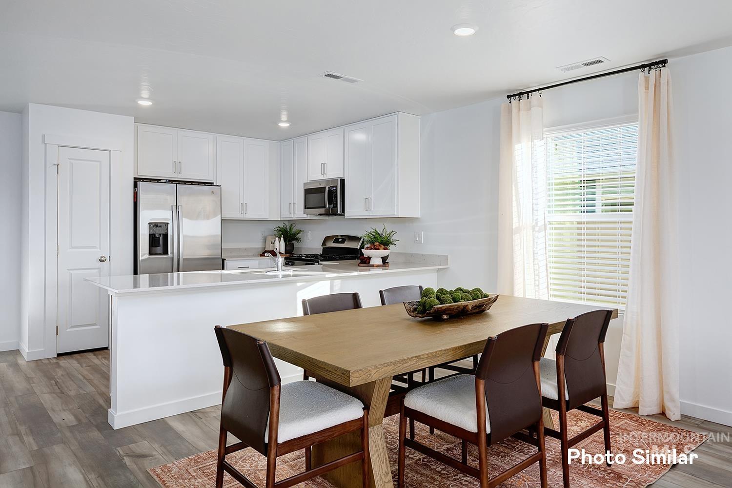 18423 N Sparkleberry Ave