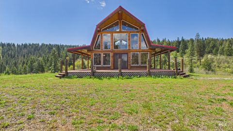 Photo of 706 Canyon Rim Lane, Orofino, ID 83544 (MLS # 98984514)