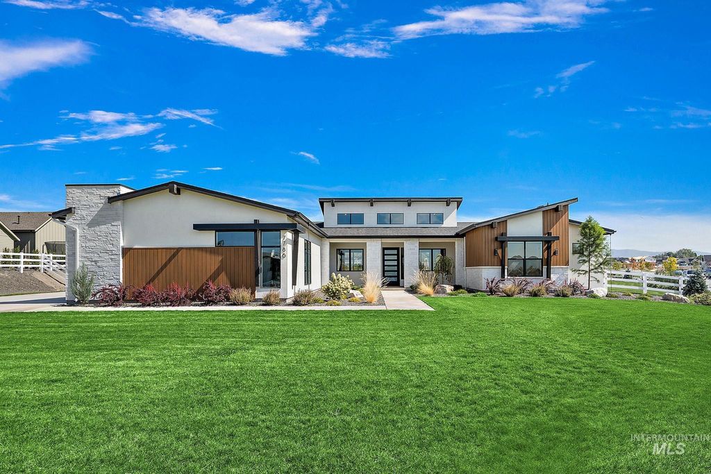 Photo of 7786 W Diamond Lake Drive, Boise, ID 83714 (MLS # 98962212)