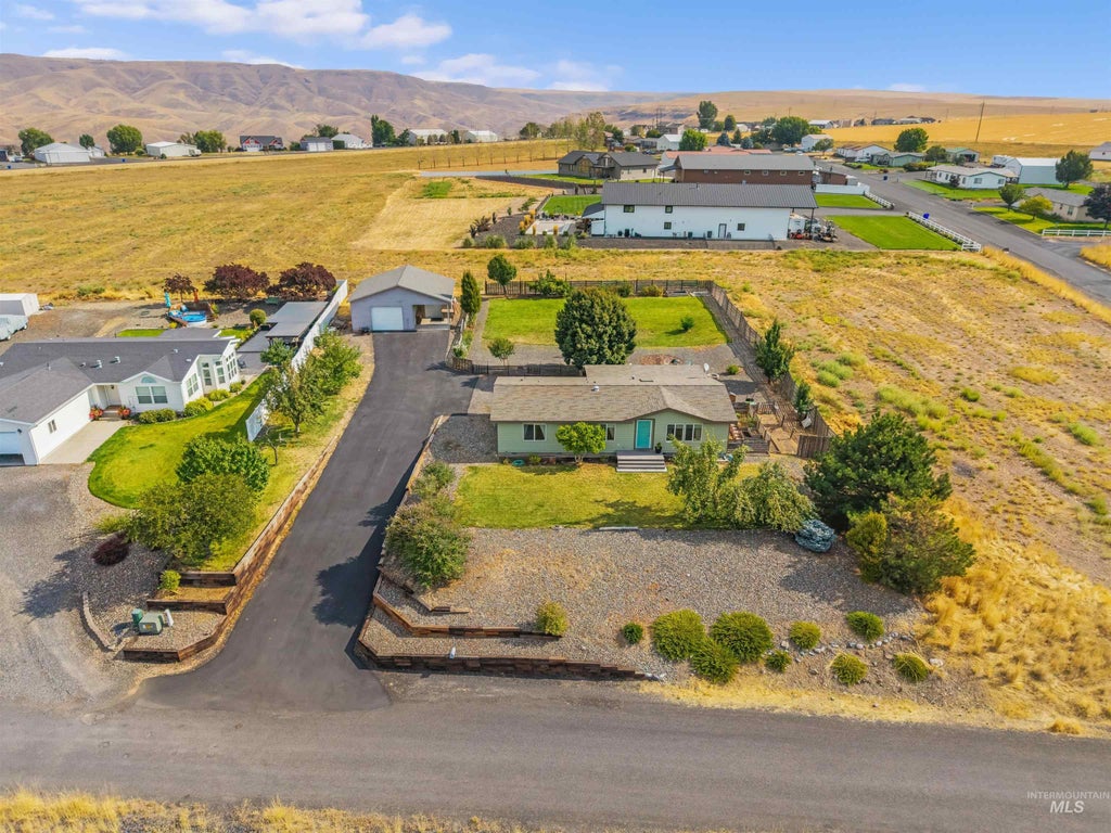 Photo of 1057 Redhawk Dr, Lewiston, ID 83501 (MLS # 98999031)