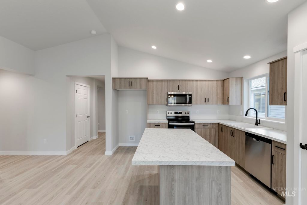 Photo of 313 N Meadowsweet Ave, Kuna, ID 83634 (MLS # 98968769)