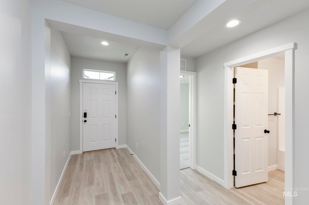 Photo of 313 N Meadowsweet Ave, Kuna, ID 83634 (MLS # 98968769)