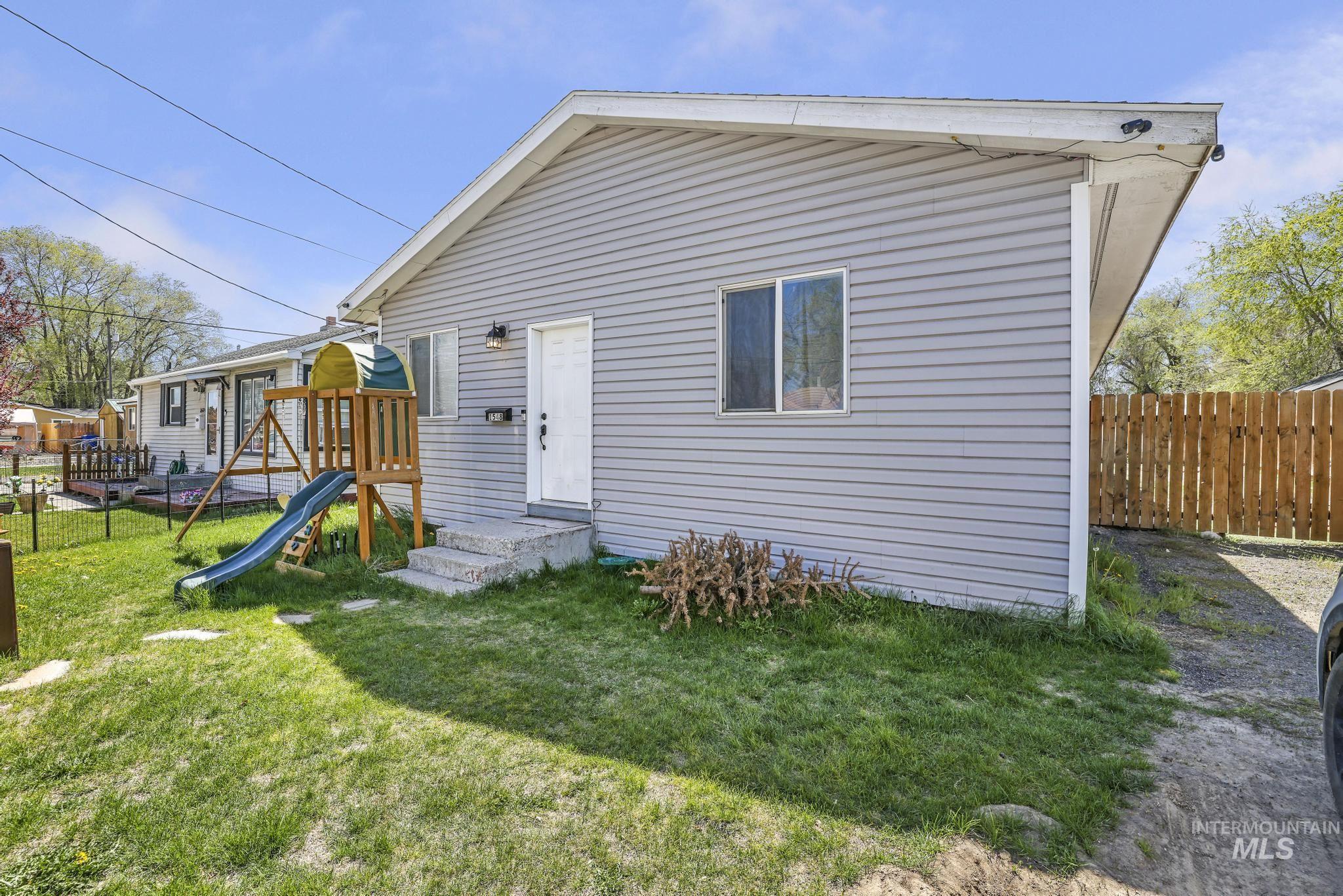 Twin Falls, Idaho 83301, United States, 4 Bedrooms Bedrooms, ,2 BathroomsBathrooms,Residential,Pending,115171