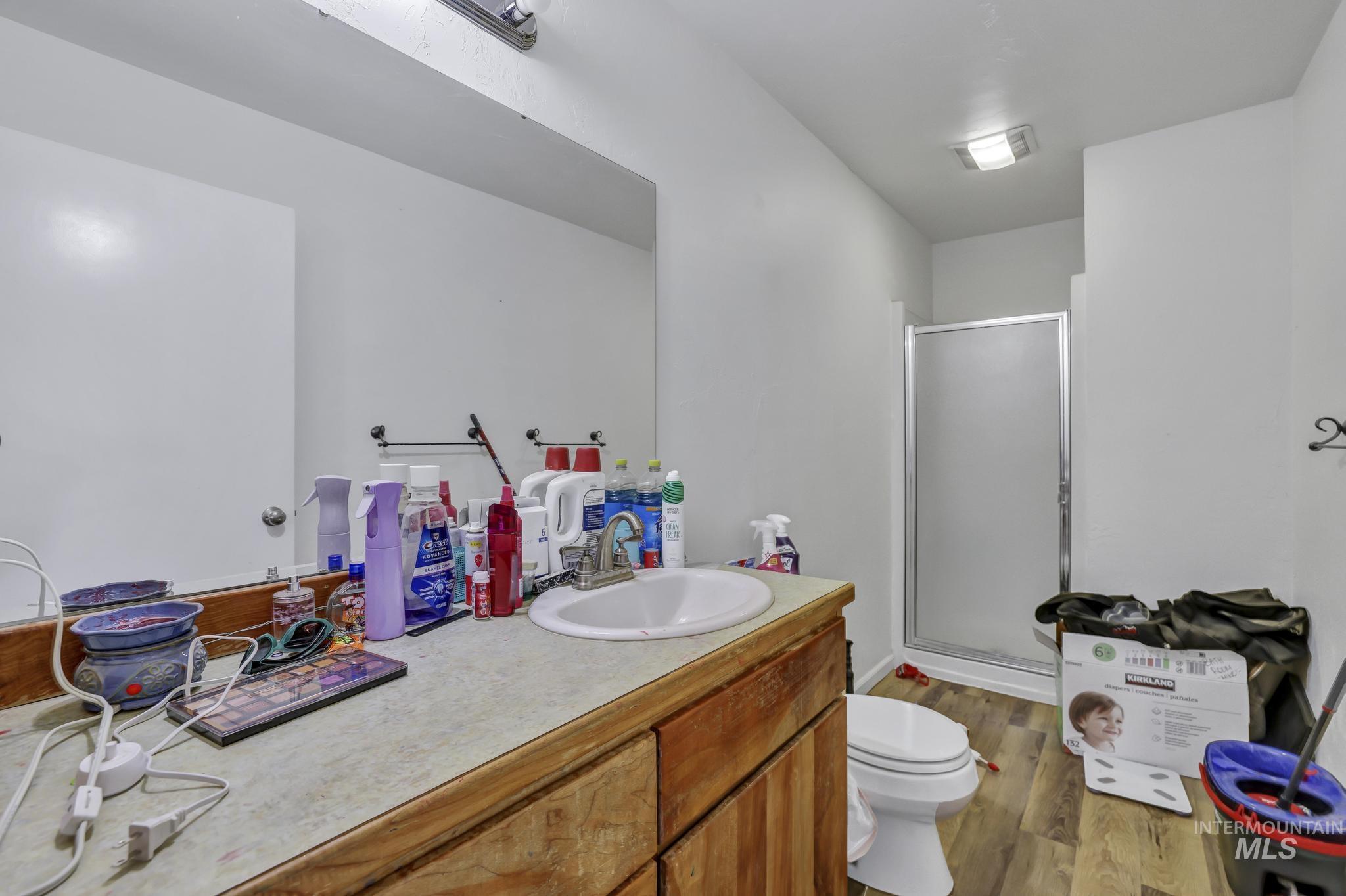 Twin Falls, Idaho 83301, United States, 4 Bedrooms Bedrooms, ,2 BathroomsBathrooms,Residential,Pending,115171