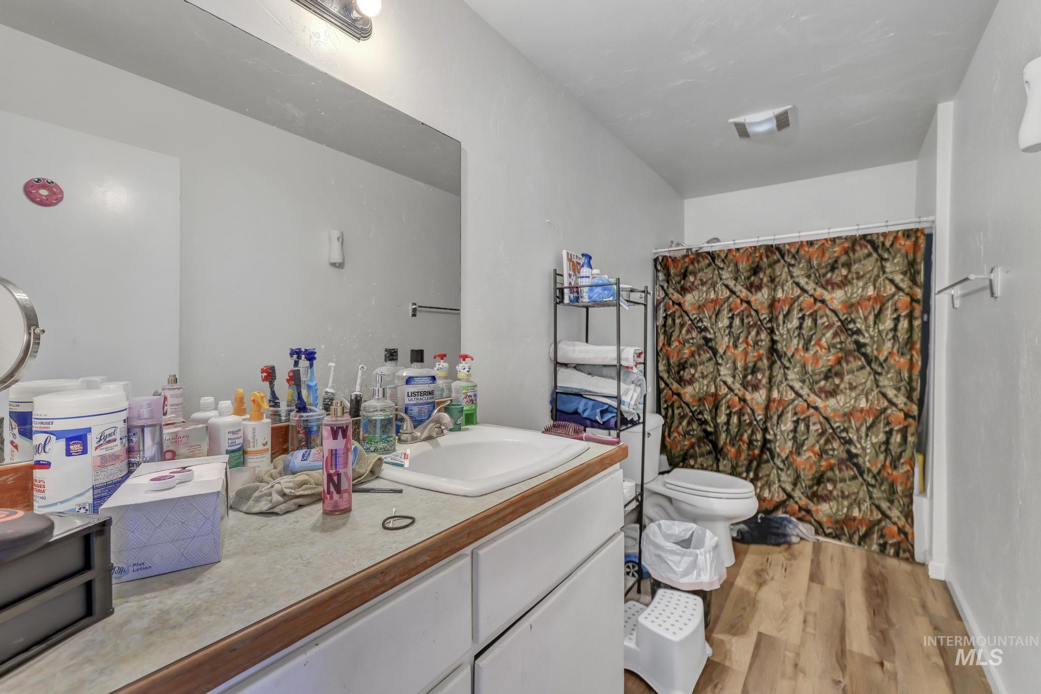 Twin Falls, Idaho 83301, United States, 4 Bedrooms Bedrooms, ,2 BathroomsBathrooms,Residential,Pending,115171