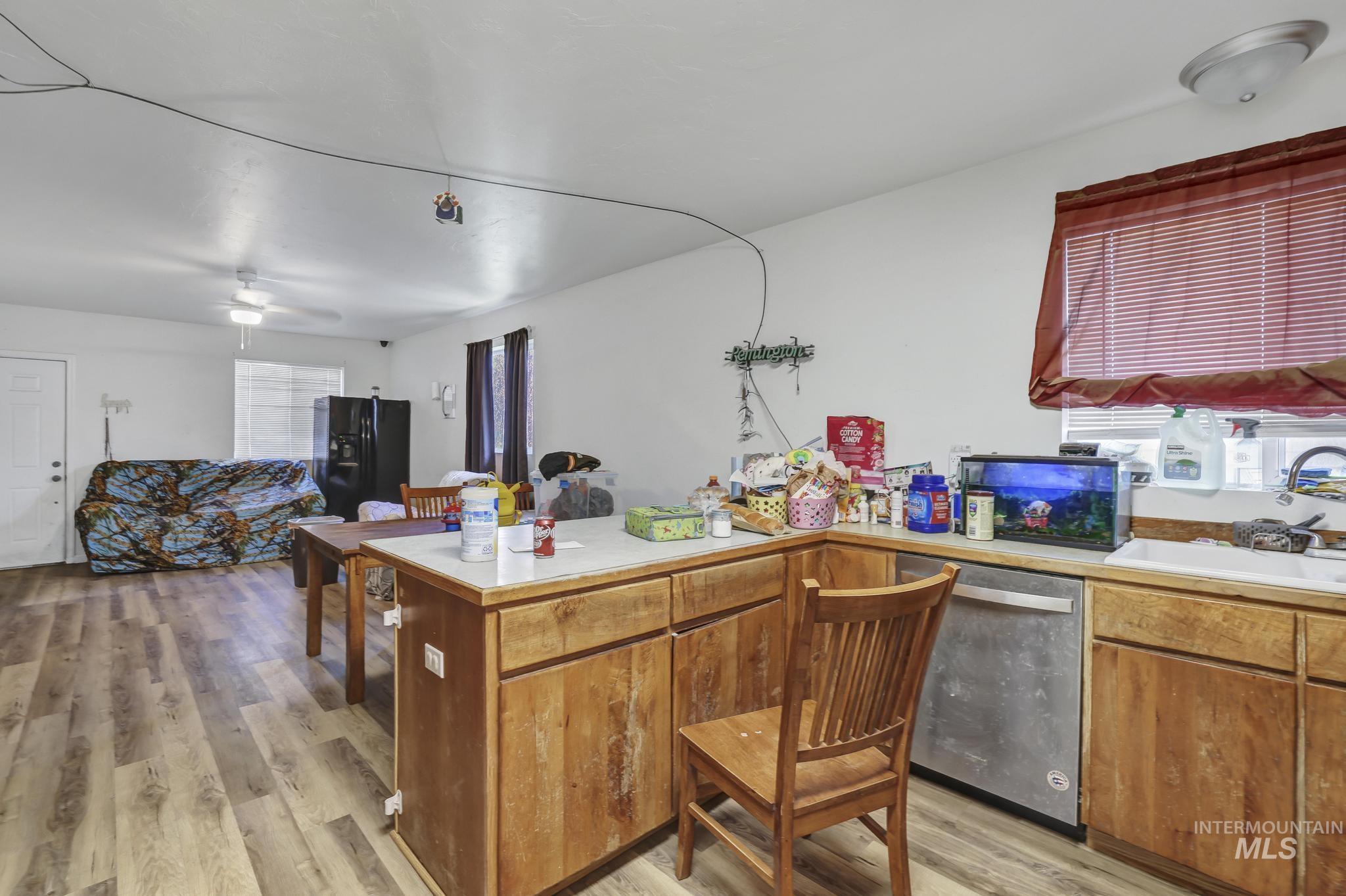 Twin Falls, Idaho 83301, United States, 4 Bedrooms Bedrooms, ,2 BathroomsBathrooms,Residential,Pending,115171