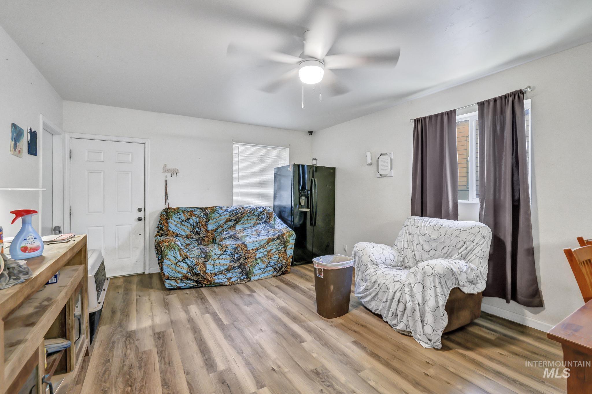 Twin Falls, Idaho 83301, United States, 4 Bedrooms Bedrooms, ,2 BathroomsBathrooms,Residential,Pending,115171