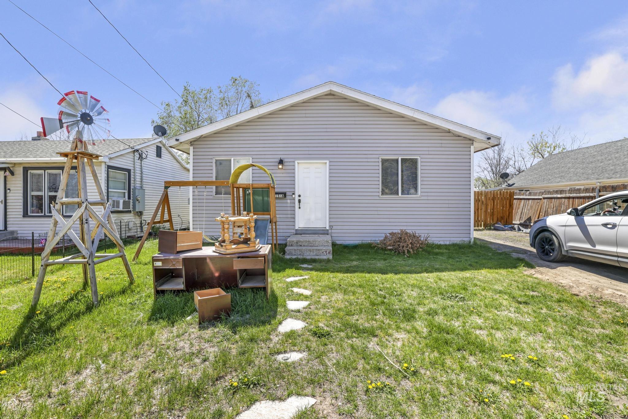 Twin Falls, Idaho 83301, United States, 4 Bedrooms Bedrooms, ,2 BathroomsBathrooms,Residential,Pending,115171